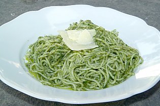 Spaghetti mit Pesto